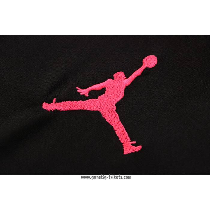 Trainingsanzug
 Paris Saint-Germain Jordan Kurzarm
 2022-2023 Schwarz
 y Blau
 - Kurze Hose
